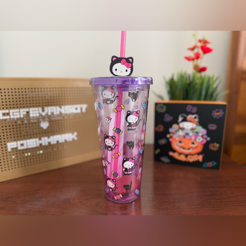 New Hello Kitty Plastic Cup with lid and straw Tumbler 24 oz